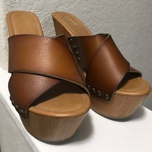 Brown high platforms